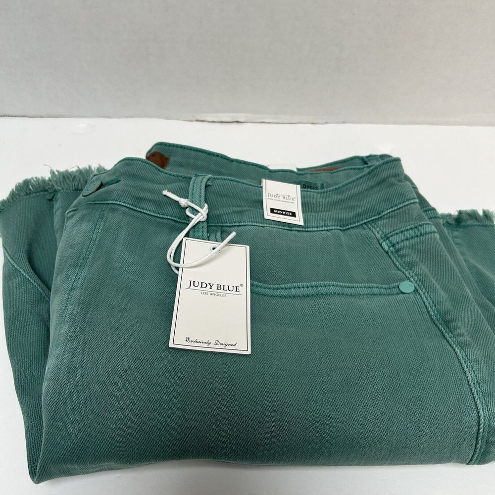 Judy Blue NWT Mid-Rise Sea Green Denim Jean‎ Shorts Size 3XL Style #150216 Fray